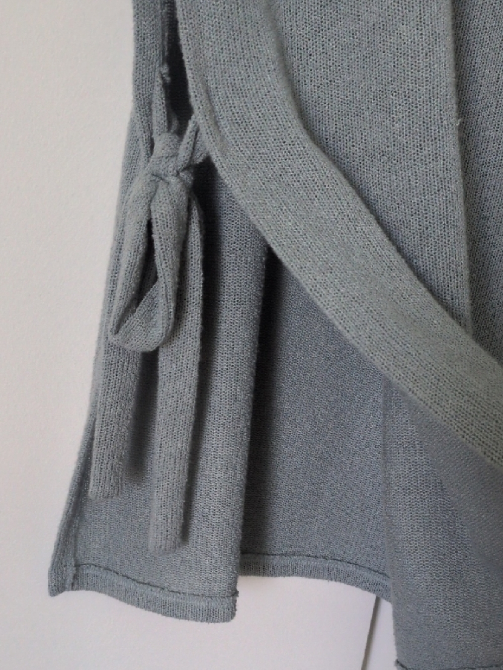 H&M Sweater - Picture 3 of 4